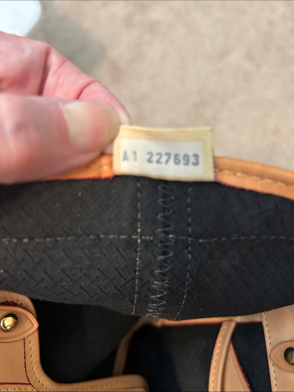 Dooney & Bourke cabriolet black canvas bag with Tan Leather Trim and Gold - Picture 4 of 9